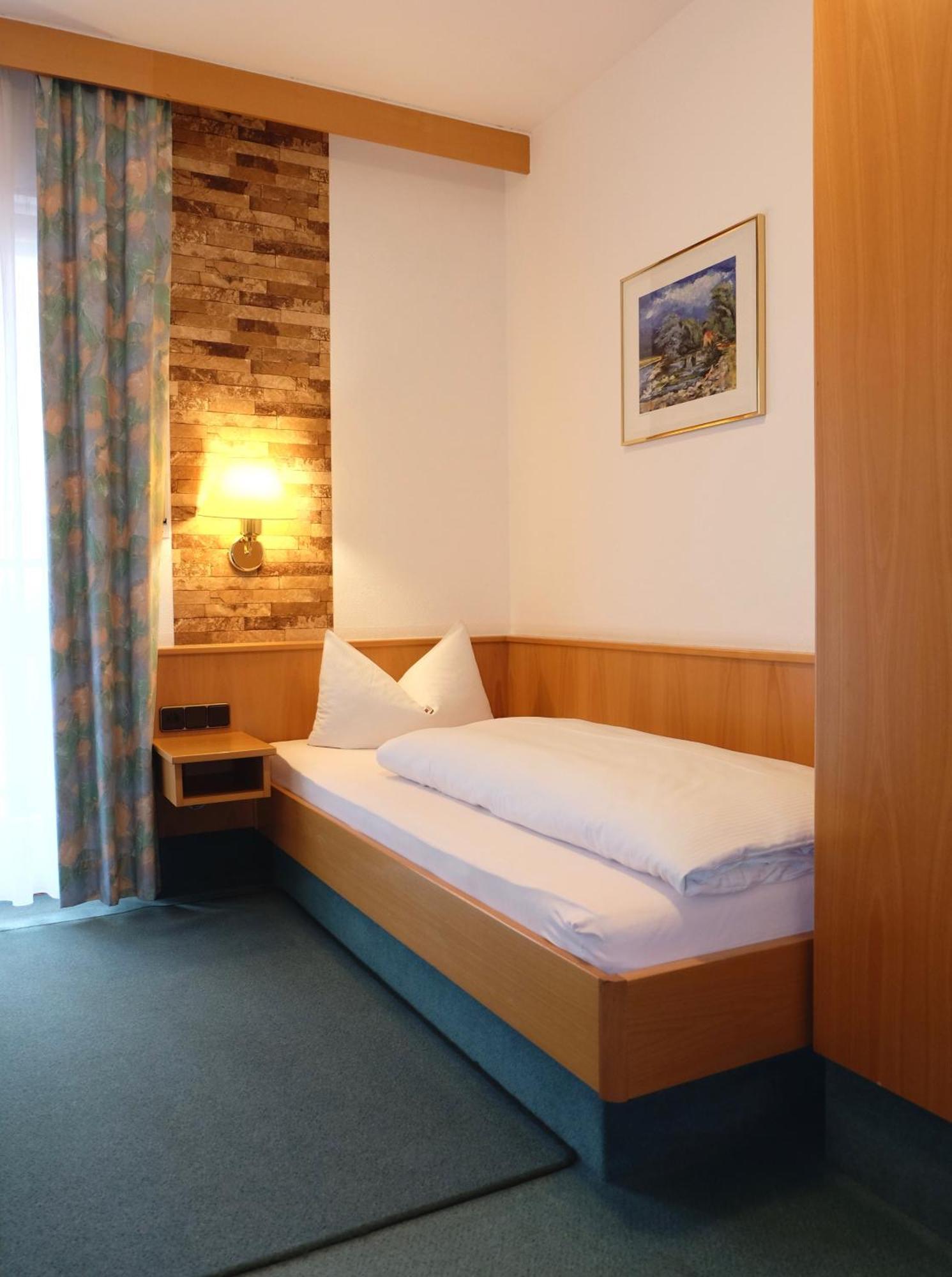 Gaestehaus Biedermann Kinding Esterno foto